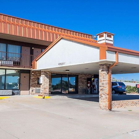 Econo Lodge Jefferson City Bagian luar foto