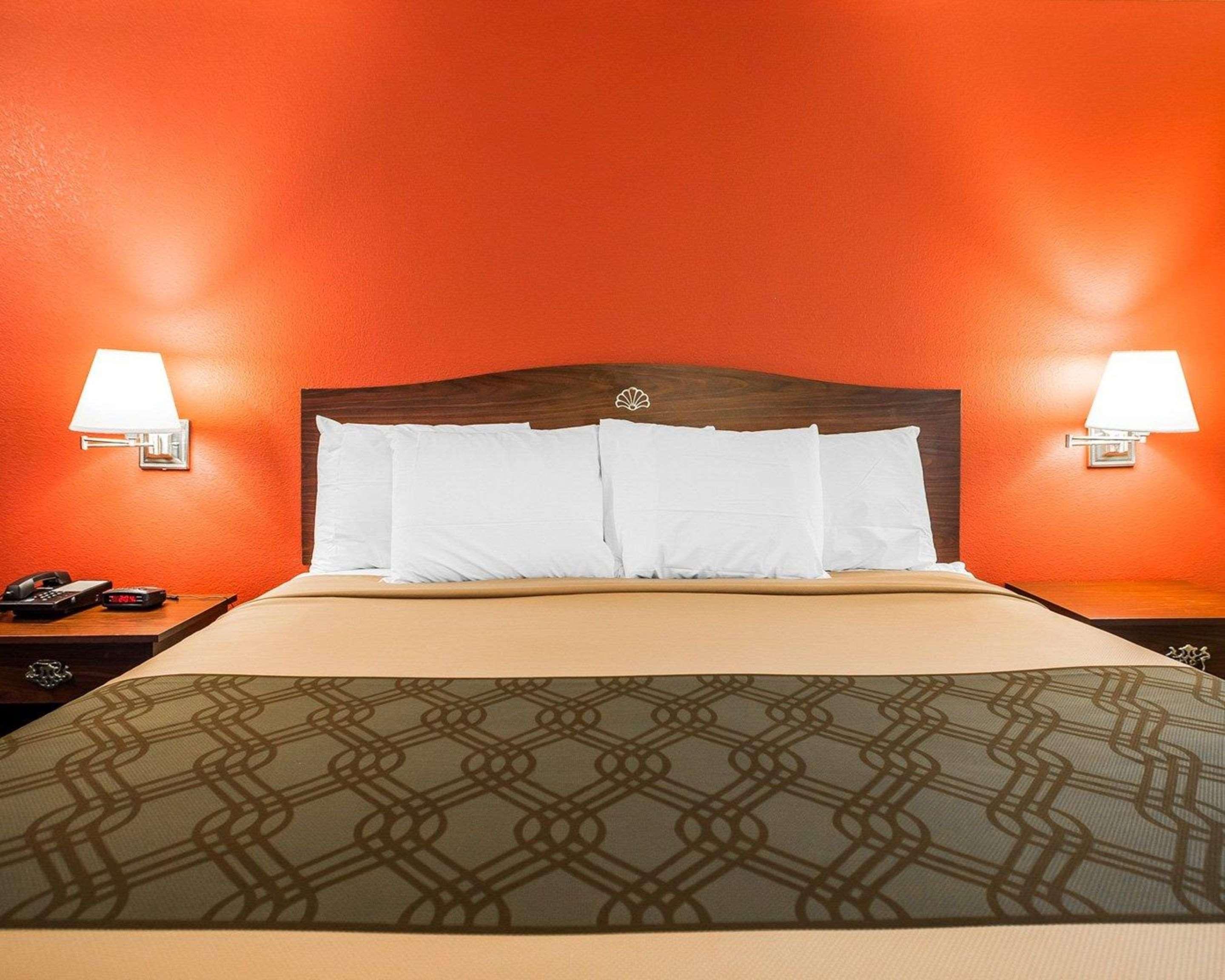 Econo Lodge Jefferson City Bagian luar foto