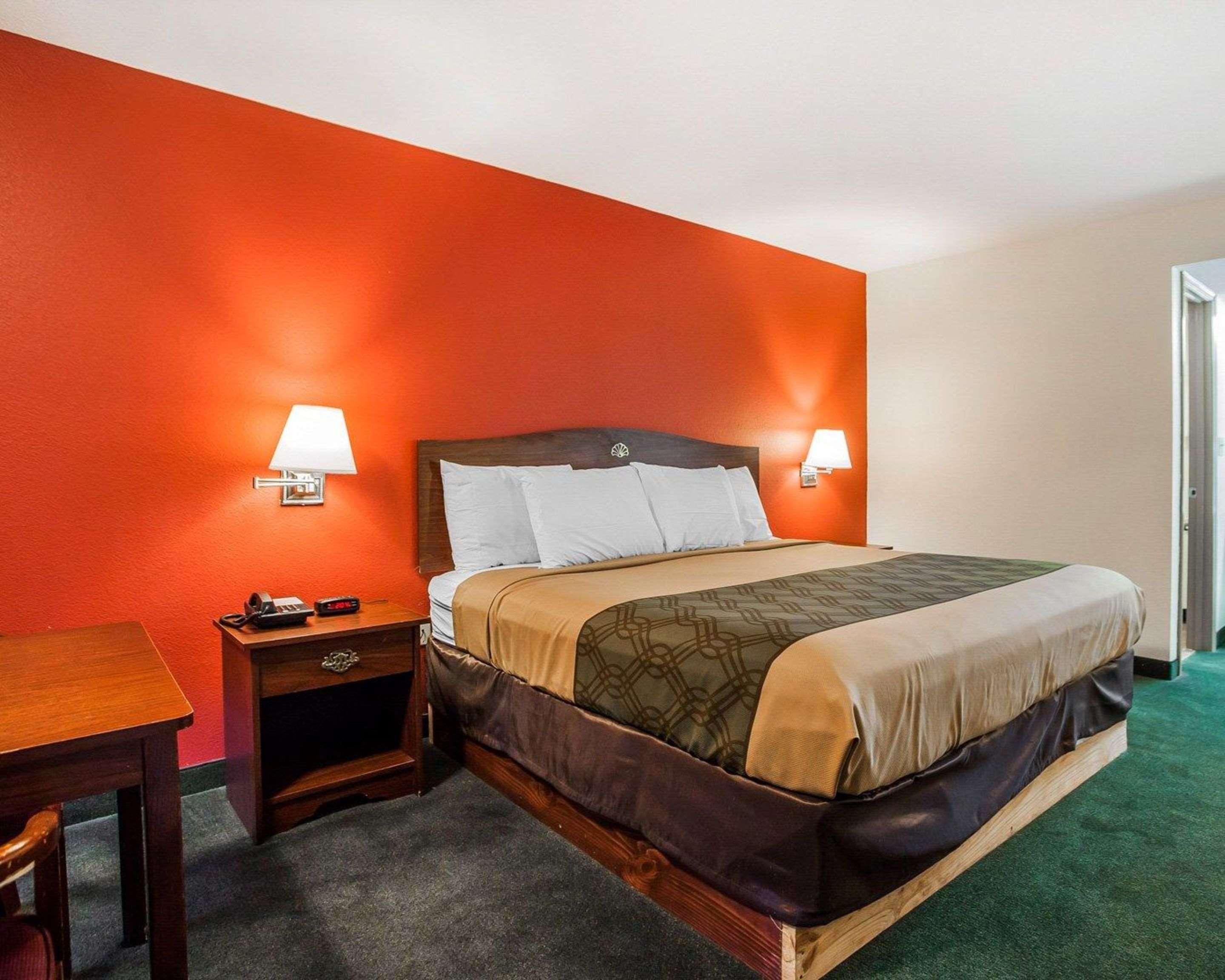 Econo Lodge Jefferson City Bagian luar foto
