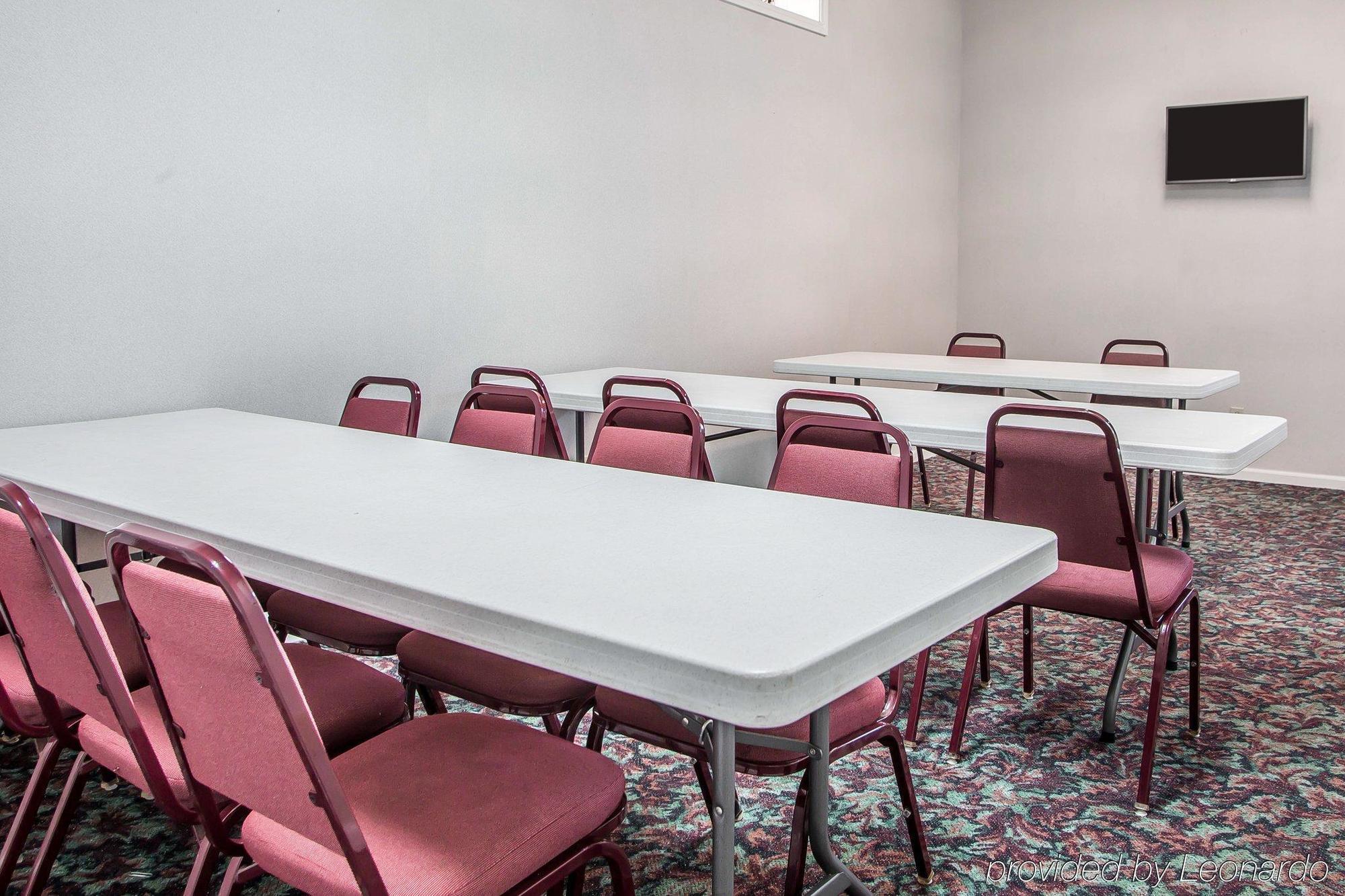 Econo Lodge Jefferson City Bagian luar foto