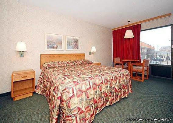 Econo Lodge Jefferson City Bagian luar foto